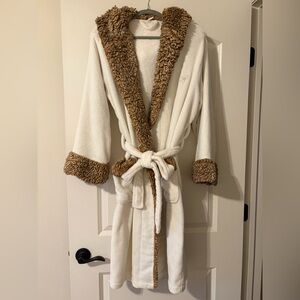 Pottery Barn fur robe